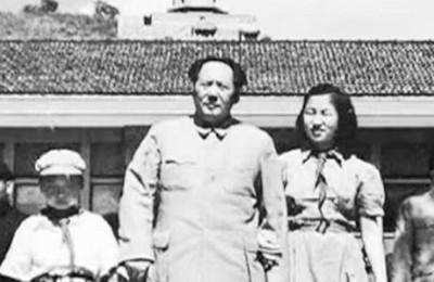 1972年，李讷生娃后生活困难，写信请求爸爸接济，毛主席看罢来信后，心痛不已，指