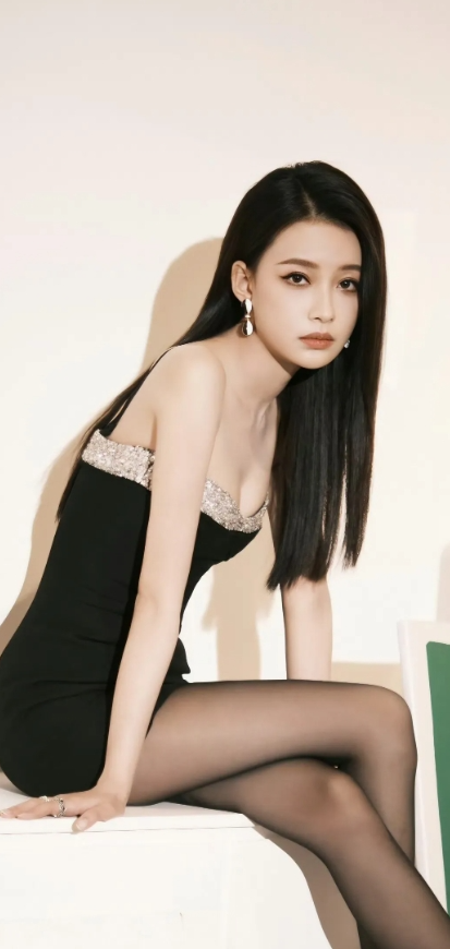 孙怡黑发还是红发好看?