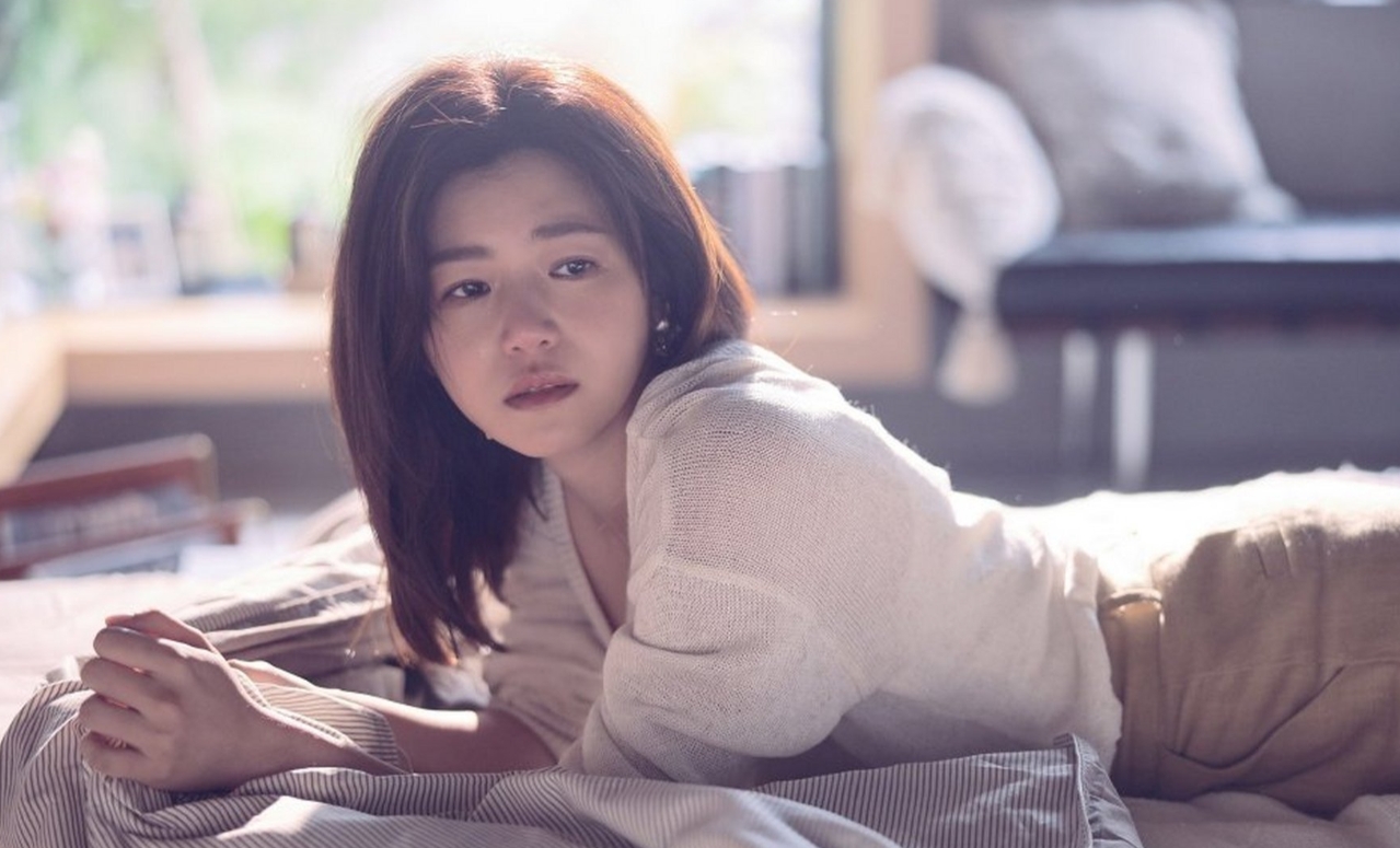 演员陈妍希说：“我最受不了前夫的一点是：他经常不卸妆就在床上睡觉。

我觉得不管
