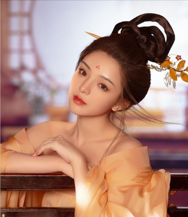 曹操为何娶有夫之妇



曹操，一代枭雄，他的感情生活也备受关注。娶妻纳妾本是寻