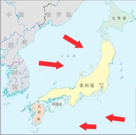 每个国家的战斗机带任务升空后，都会开启雷达扫描探测模式，包括中日战机。
歼15的