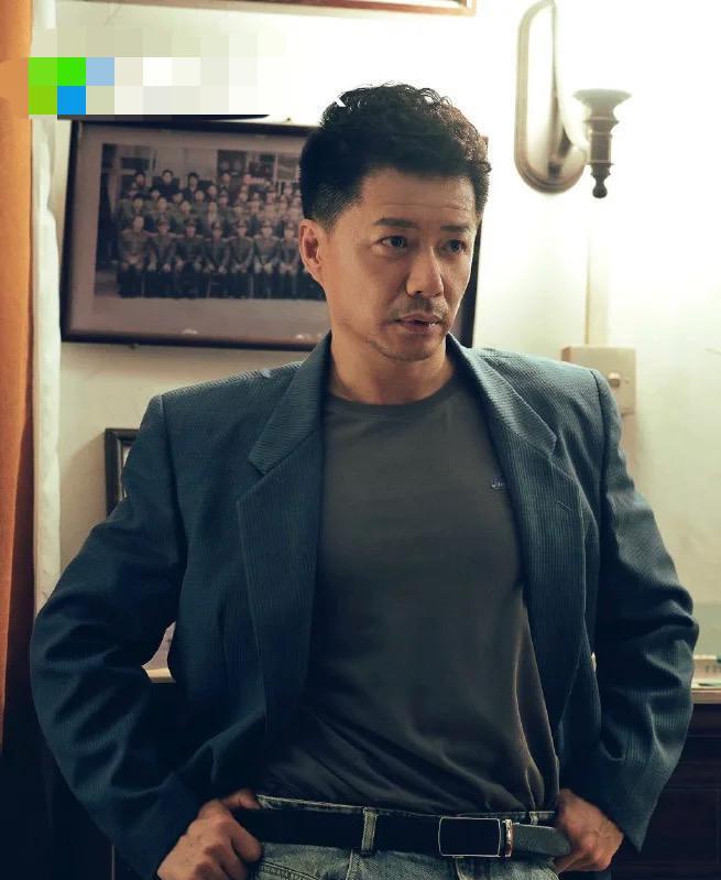 我觉得
可以不喜欢段奕宏
也可以不支持他，但咱们必须得承认的是，段奕宏这一路走来