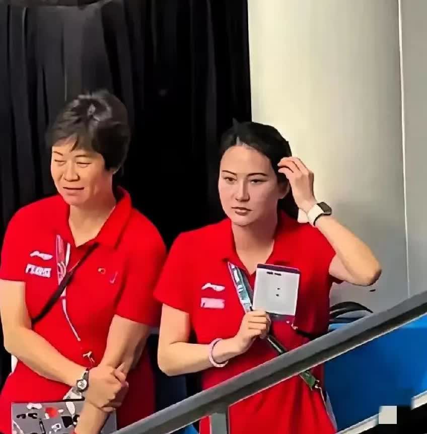 全红婵怎么也没想到，
就连陈若琳都没想到，
新加坡这场跳水赛，没了她连水花都