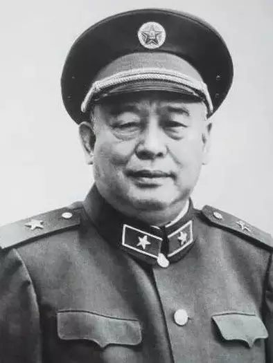 1934年，红六军团组建，任弼时和红六军团一起西征。这一天，红六军团的政治部组织