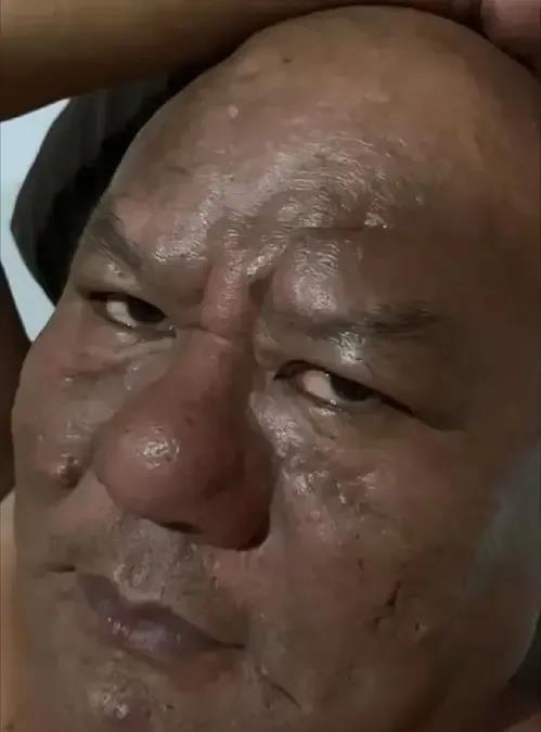 从小就想当明星，准备去横店碰碰运气！大家说这形象能演个什么角色呢？