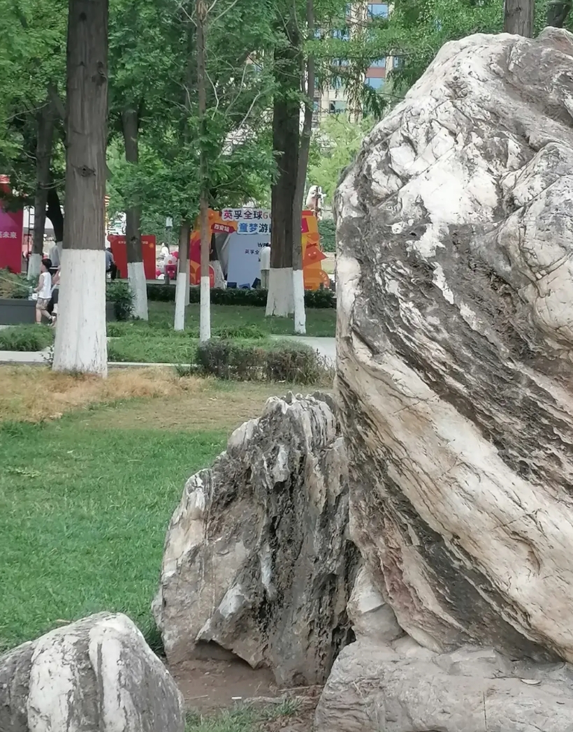 高考完的准大学生们，除了买手机，买电脑，做头发，出去旅行，别忘了一件重要的事情。
