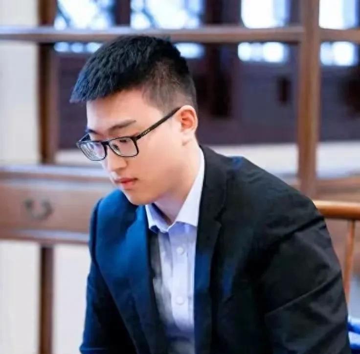 屠晓宇不负众望，率先挺进决赛！



2025年6月12日，世界围棋最强棋士战循