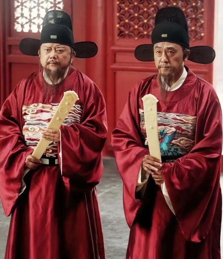 记得去年在浙江青田旅游时，当地导游神秘兮兮地指着石门洞说：