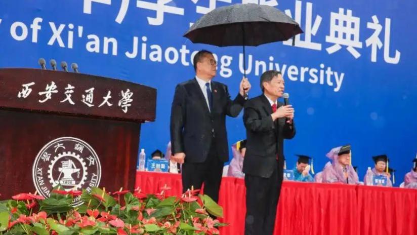 王树国谈八年制大学招生避免内卷! 遭网友质疑: 八年民办学费几何?