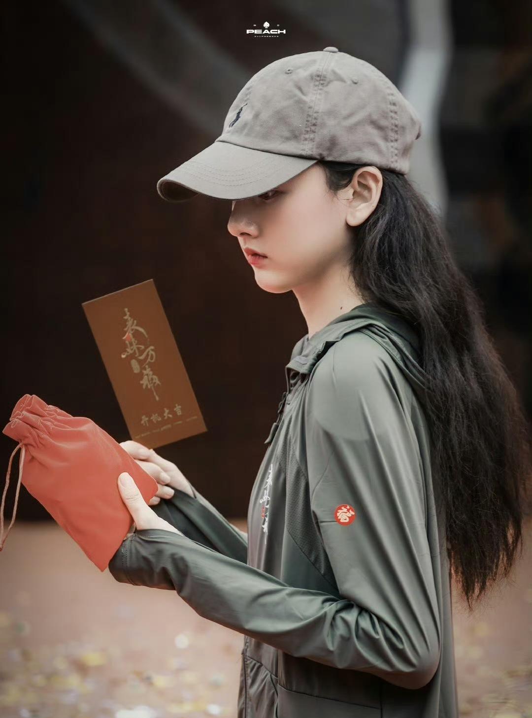 宋祖儿陈鑫海新剧《表妹万福》，
今日开机！
改编自蓬莱客热门小说，
讲述机灵表妹