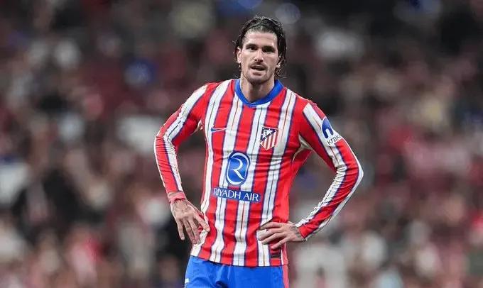 因指定球员名额不够，德保罗以租借+强制买断形式加盟迈阿密
        足球资