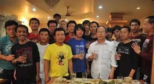 强大的祖国，让我们获得重生！2013年，一艘中国货轮在印度洋沉没，然而，船上17