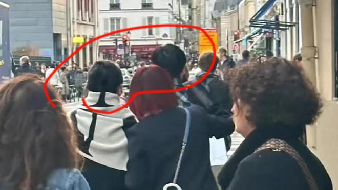 赵丽颖隐婚再添锤？狗仔爆料VS官方沉默，一改往日黑发变粉发