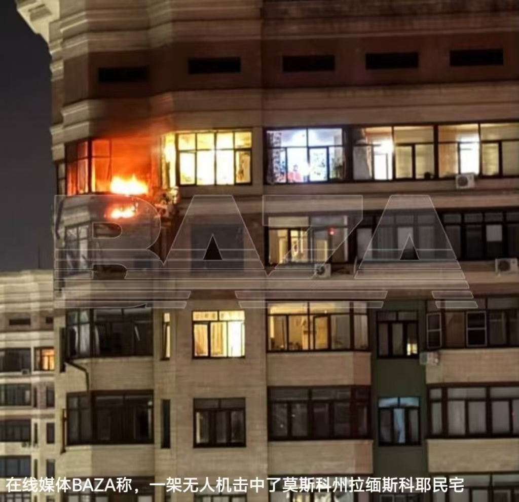 搞不好是乌克兰最后的疯狂了，3月10日晚，乌克兰向俄罗斯发起新一轮自杀式无人机袭