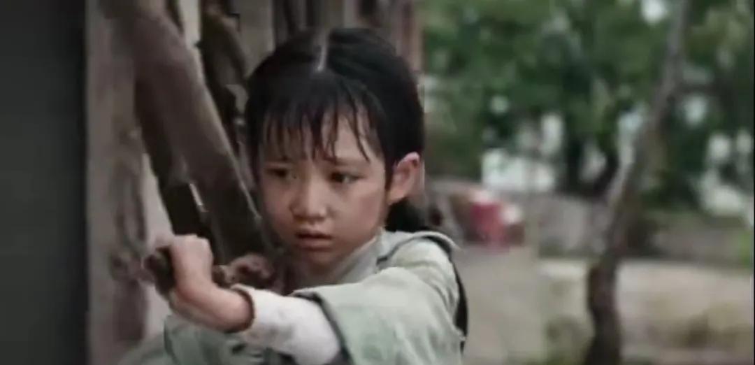 #人贩子偷走的何止是十几年
萍娇的经历，看得人心里发堵。
在亲爹妈那，她打小就是
