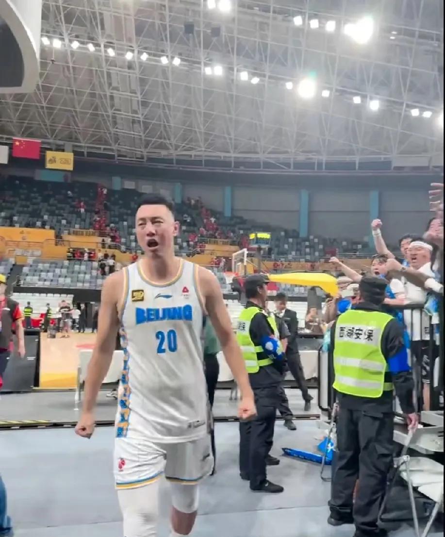 北京94:92广厦，总比分2:3，将比赛带回北京，一战四大功臣！
1.杰曼
那个