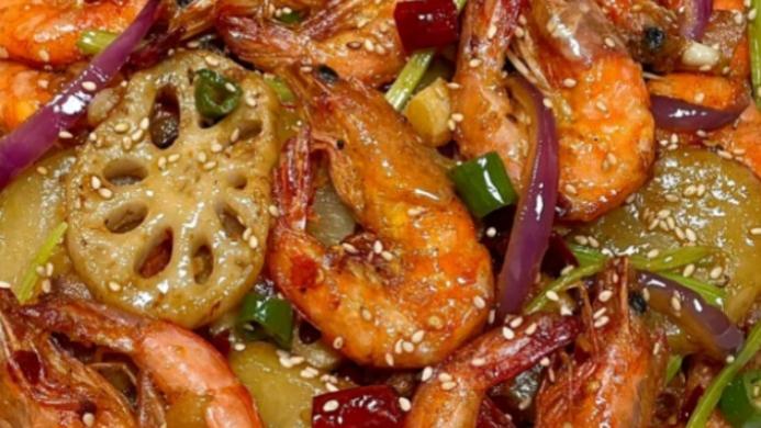 干锅香辣虾：锅气十足巨过瘾，一上桌秒光的家常硬菜！