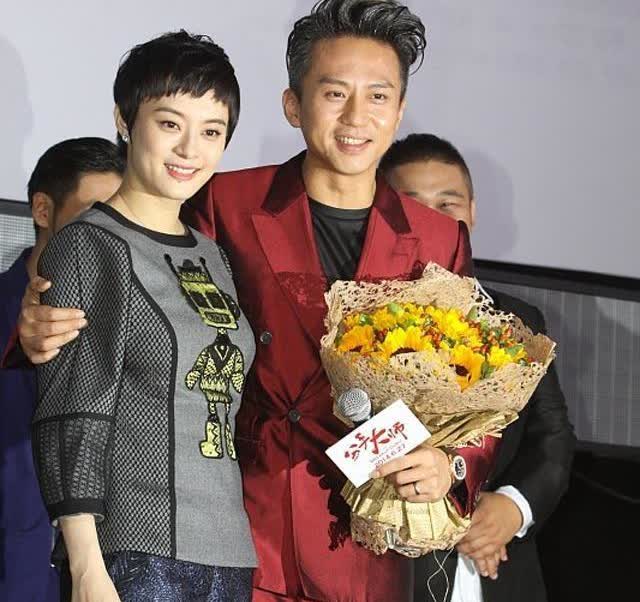 实锤“认证”！邓超儿子等等神复刻老爸模样，全家同框太温馨孙俪