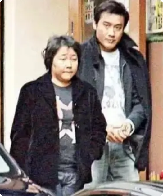 当年，拍完《新龙门客栈》后，梁家辉对张曼玉说：“以后除了拍戏，我们私底下就不要再