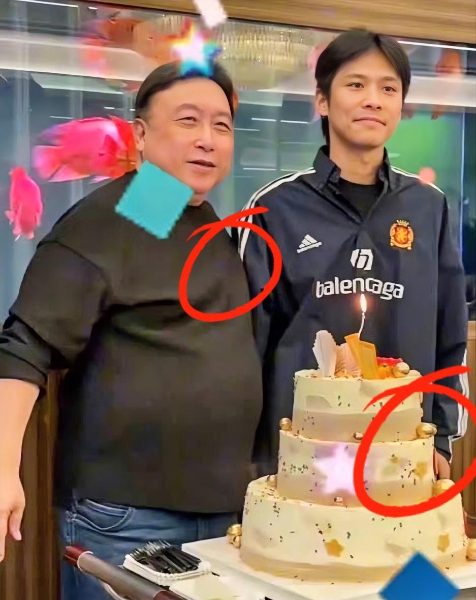 王晶这次上热搜
最开心的是小杨哥
最无语的却是刘德华，
王晶前脚还说着当刘德华的