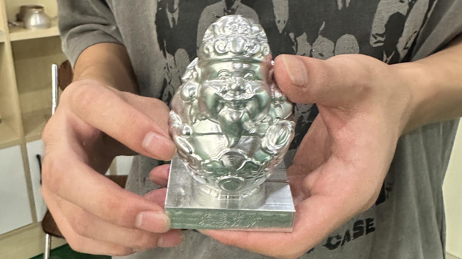 拒绝“纸上谈兵”！政群CNC实训基地带你真枪实弹学编程