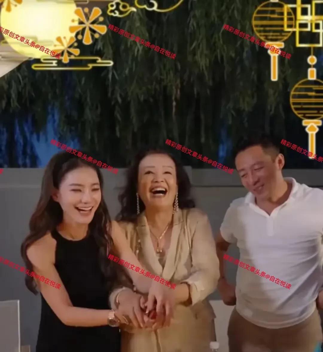你发现了么
其实汪小菲
相比于管理企业
他更适合做家庭妇男
跟大S在一起时
看到