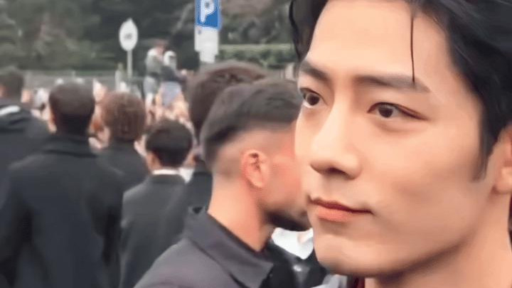 明星们最近忙得不可开交，各种活动轮番上阵