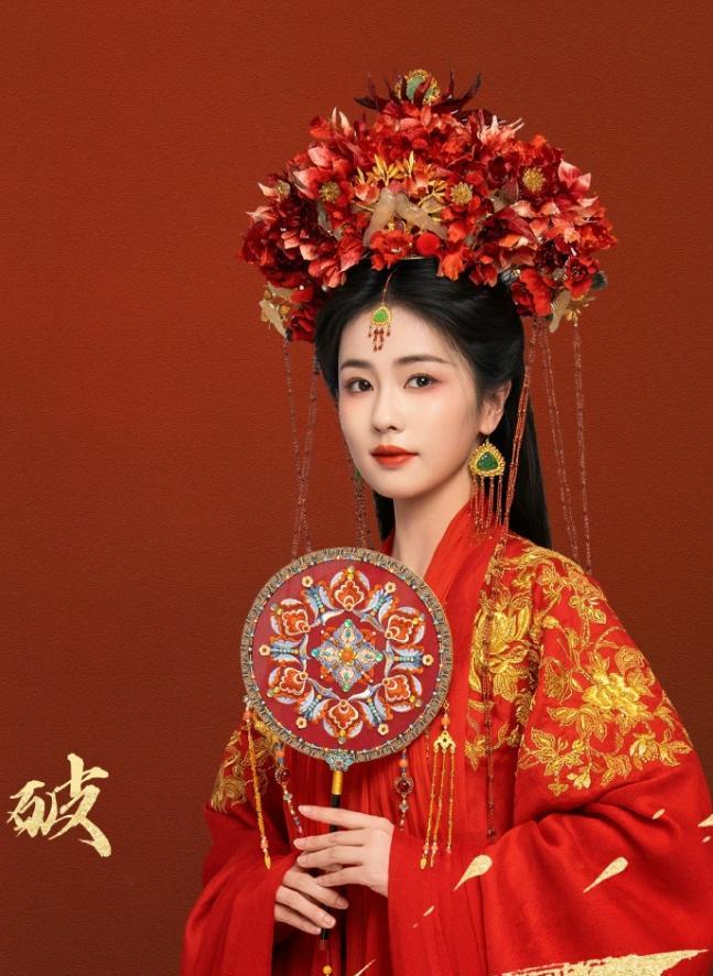 白鹿的《临江仙》是于正亲自操刀的
甚至连每一首OST都是他自己亲自填的词，当年《