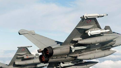 印度宣称拿到歼10核心机密？英媒光速打脸，巴铁：雷达都没开机