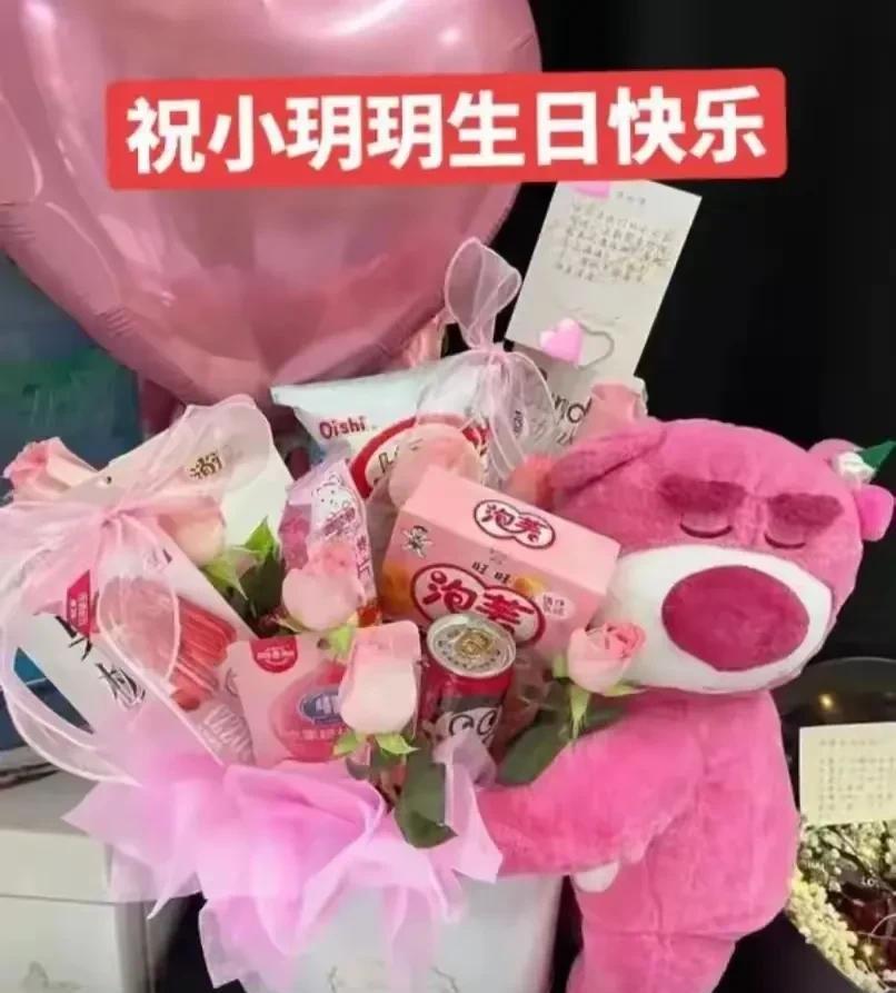汪小菲女儿的生日，外婆、小姨、继父都没有提及一句话。他们是真的要断了和两个孩子的