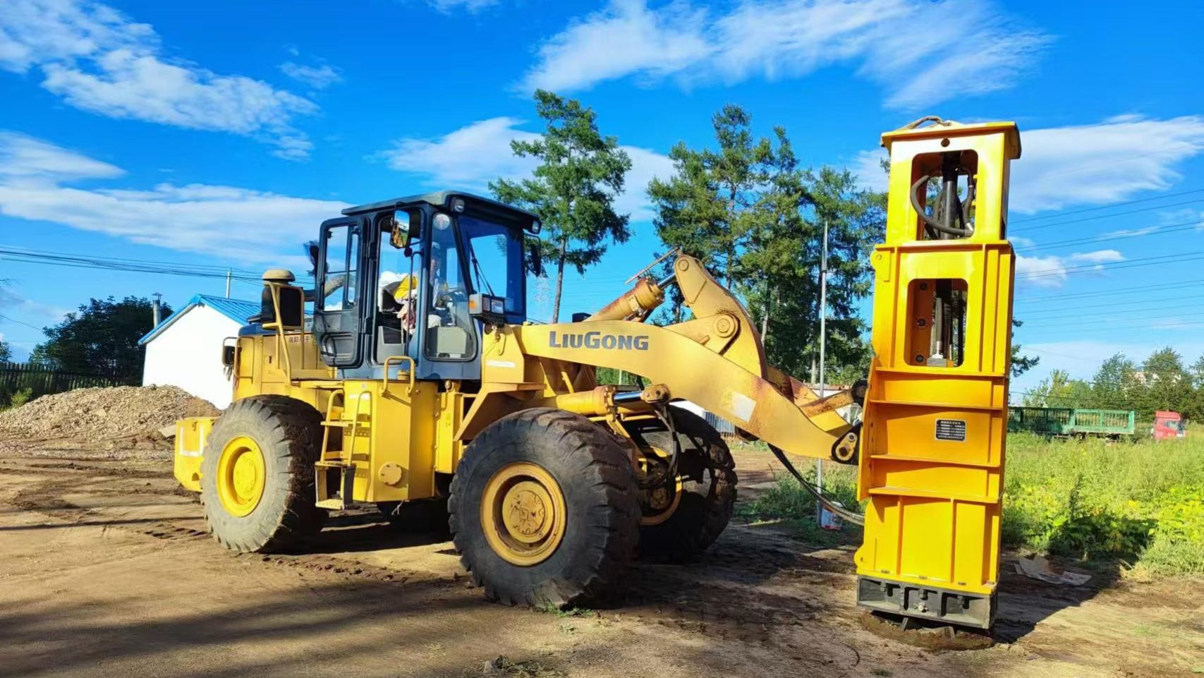 装载机上装的打夯锤技术解析：液压动力与深层压实原理