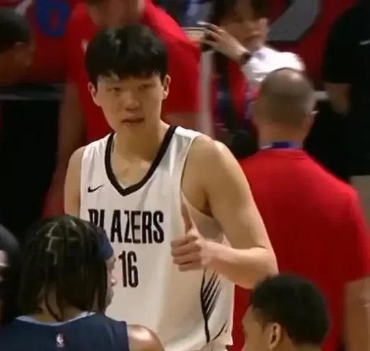 杨瀚森对于自己的未来有清晰的规划，在接受采访中，他表示五小是篮球未来的趋势，在这