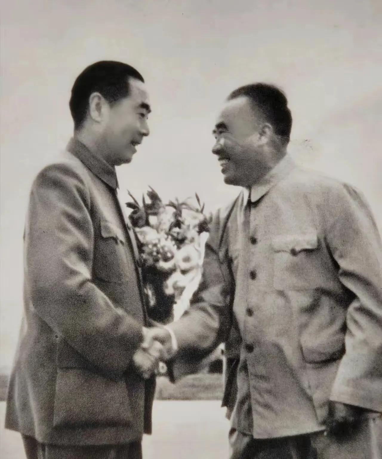 南昌起义的战友，                 中华民族的伟人！       