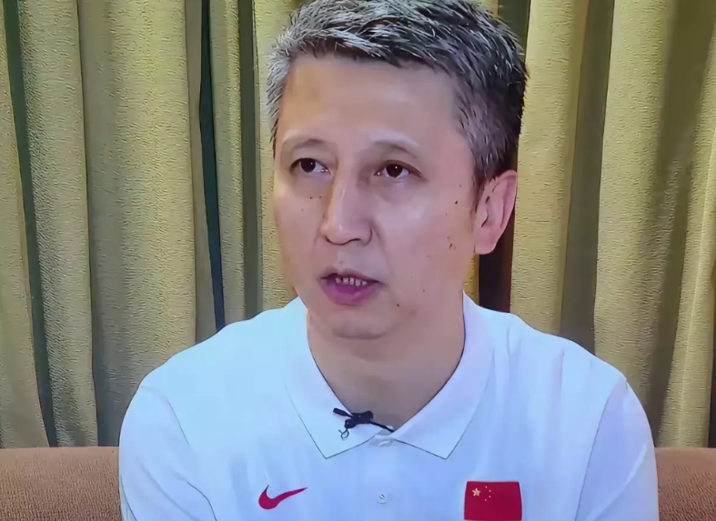 前中国男篮战神，刘玉栋直言不讳道出了，近年来中国男篮软弱无能的症结所在。大意是，