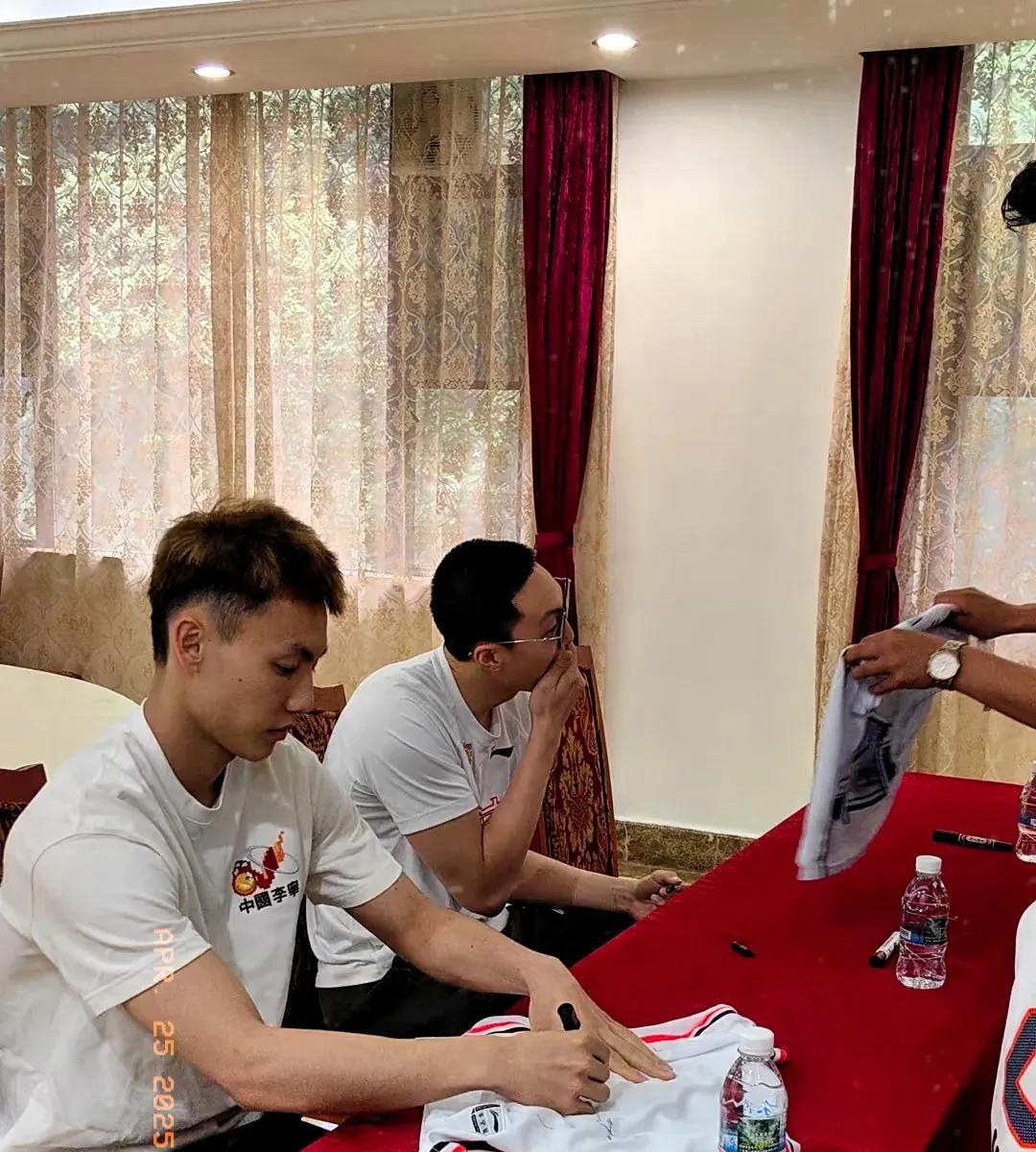 宏远出局第6天，徐杰和胡明轩来韶关，休赛期参加广东省篮球联赛，集团内部见面会，徐