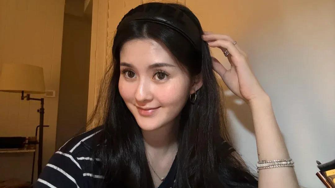 廖思惟晒出自我最新护肤写真照——因为自信所以展现