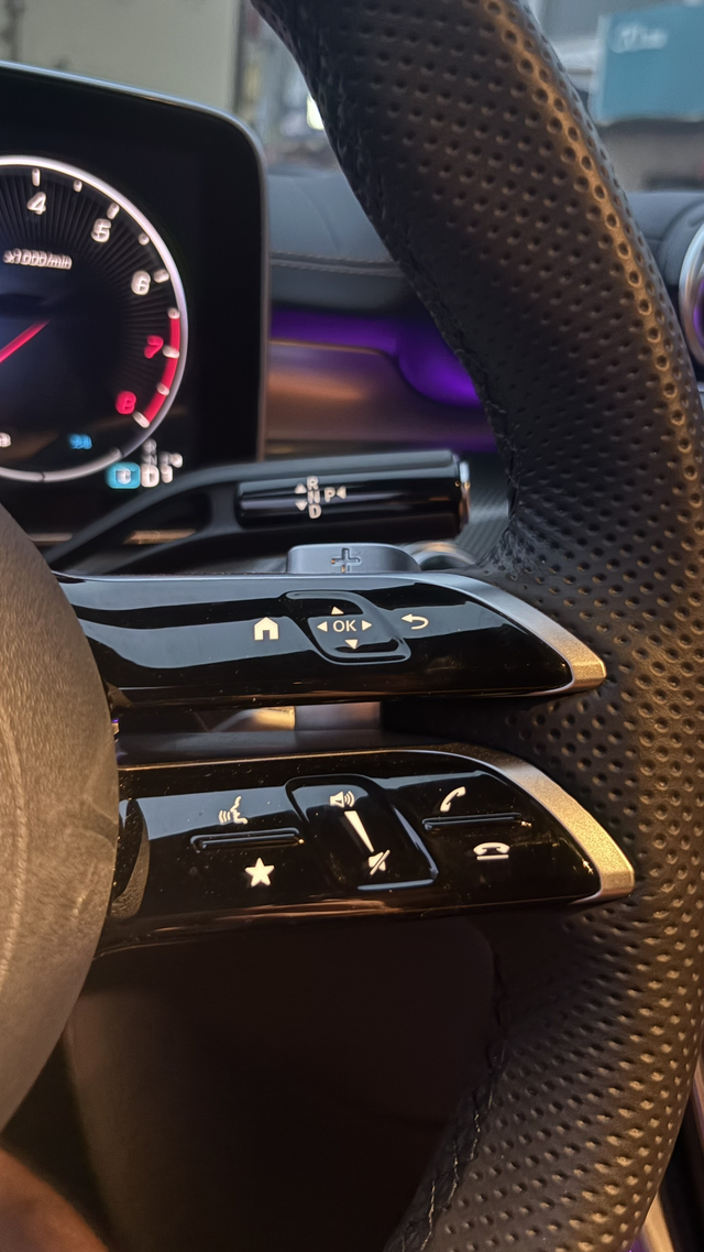 最难用的配置，触控式音量控制
车是24款2次改款的奔驰C260L，
试车的时候就