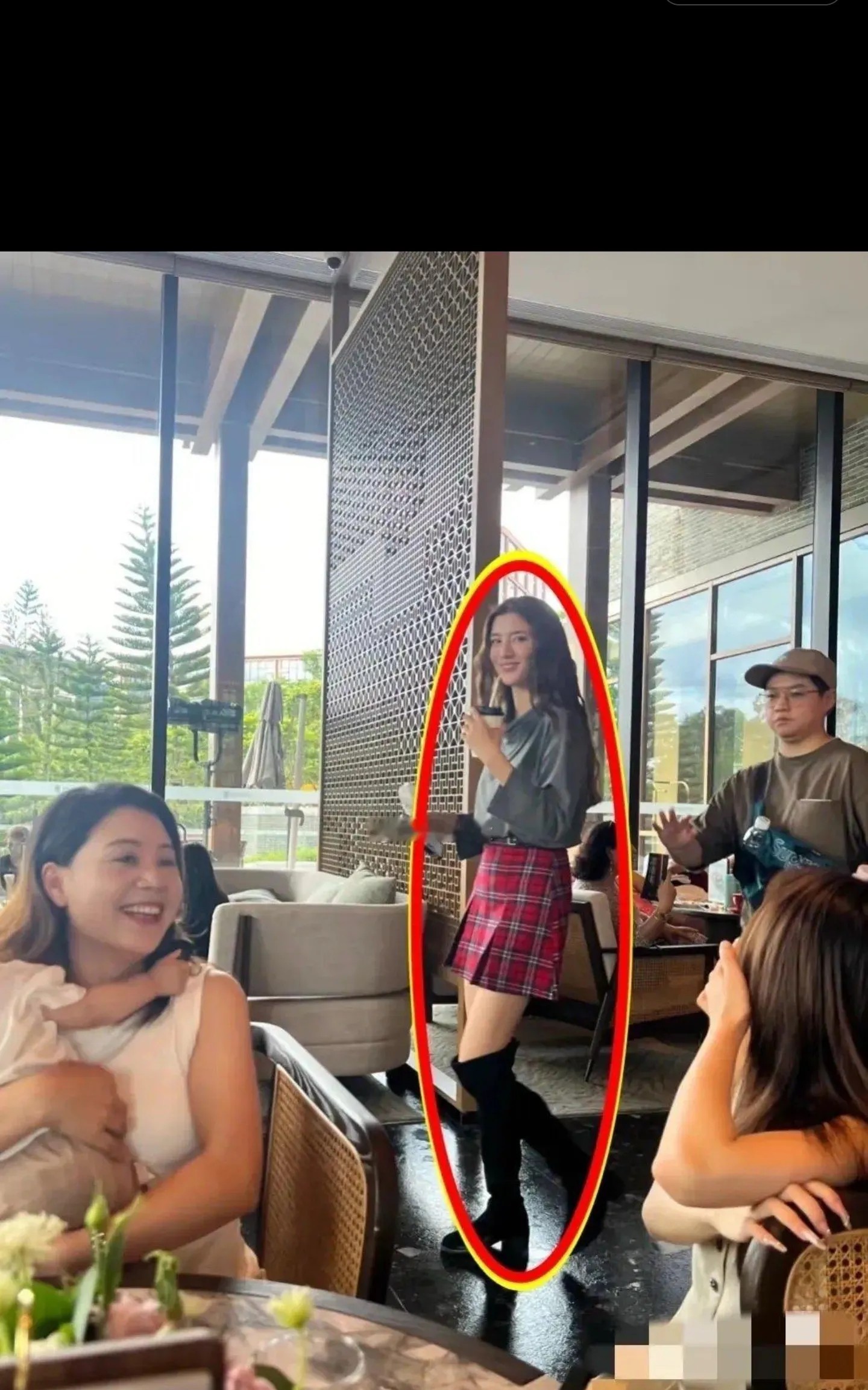 难怪…港圈百亿豪门富二代非她不娶​​​