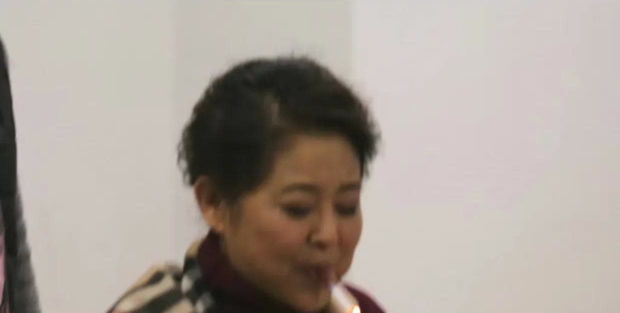 倪萍被嘲“过气”？三宗罪让她口碑翻车，但扒开黑料我沉默了……
倪萍最近又被骂上