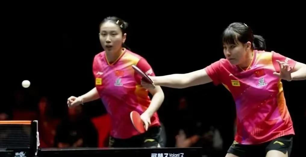 世锦赛冠军随想之女双
洛杉矶奥运会增加混合团体后，双打的份量加重了。
几个双打项