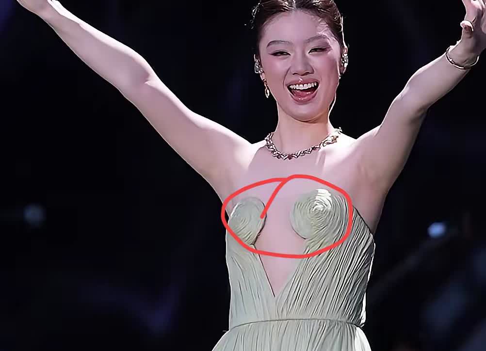 单依纯啊单依纯，

听我一句劝！

即使你的粉丝骂我，我也要说，


