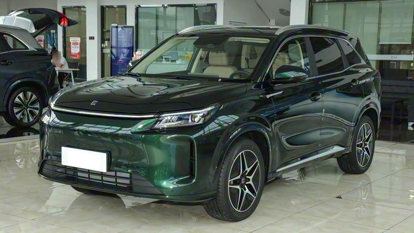 全新插混中型SUV即将上市！现款仅9.98万起售，新增全时四驱动力