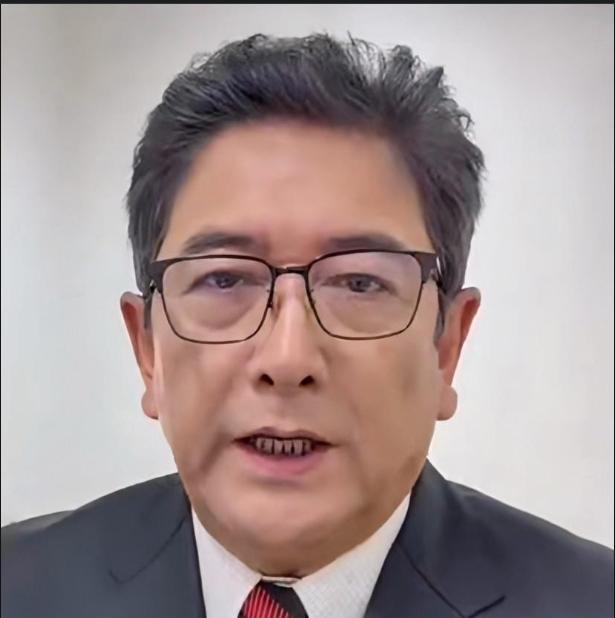 .原来水均益家族这么牛气！
以为水均益只是个央视名嘴？
错了！他背后的家族堪称 