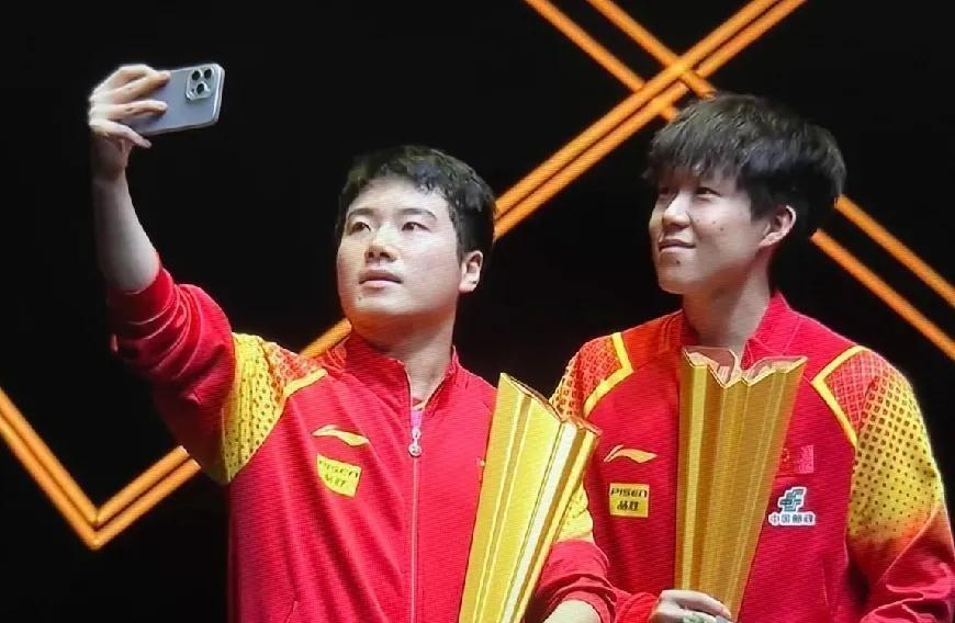 国乒深夜放大招！王楚钦梁靖崑空降男双外卡名单，球迷彻底沸腾了！
本以为大头这次美