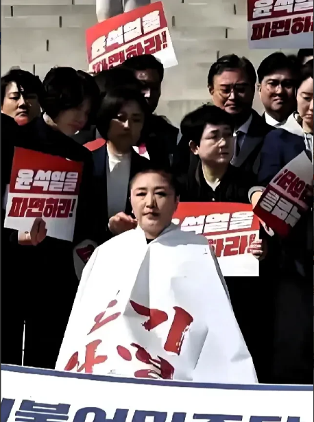 快讯！韩国政坛大地震！