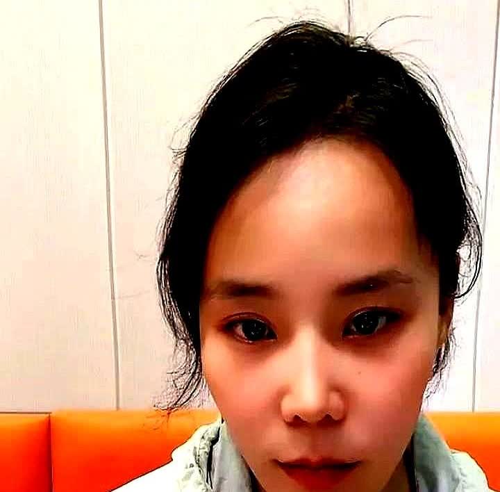 炸了炸了！

今晚熊磊直播间彻底炸锅了！

就因为有人提了句“老杜”，她