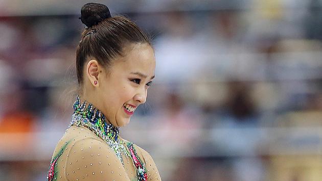 艺术体操冠军激励青少年坚持热爱体育