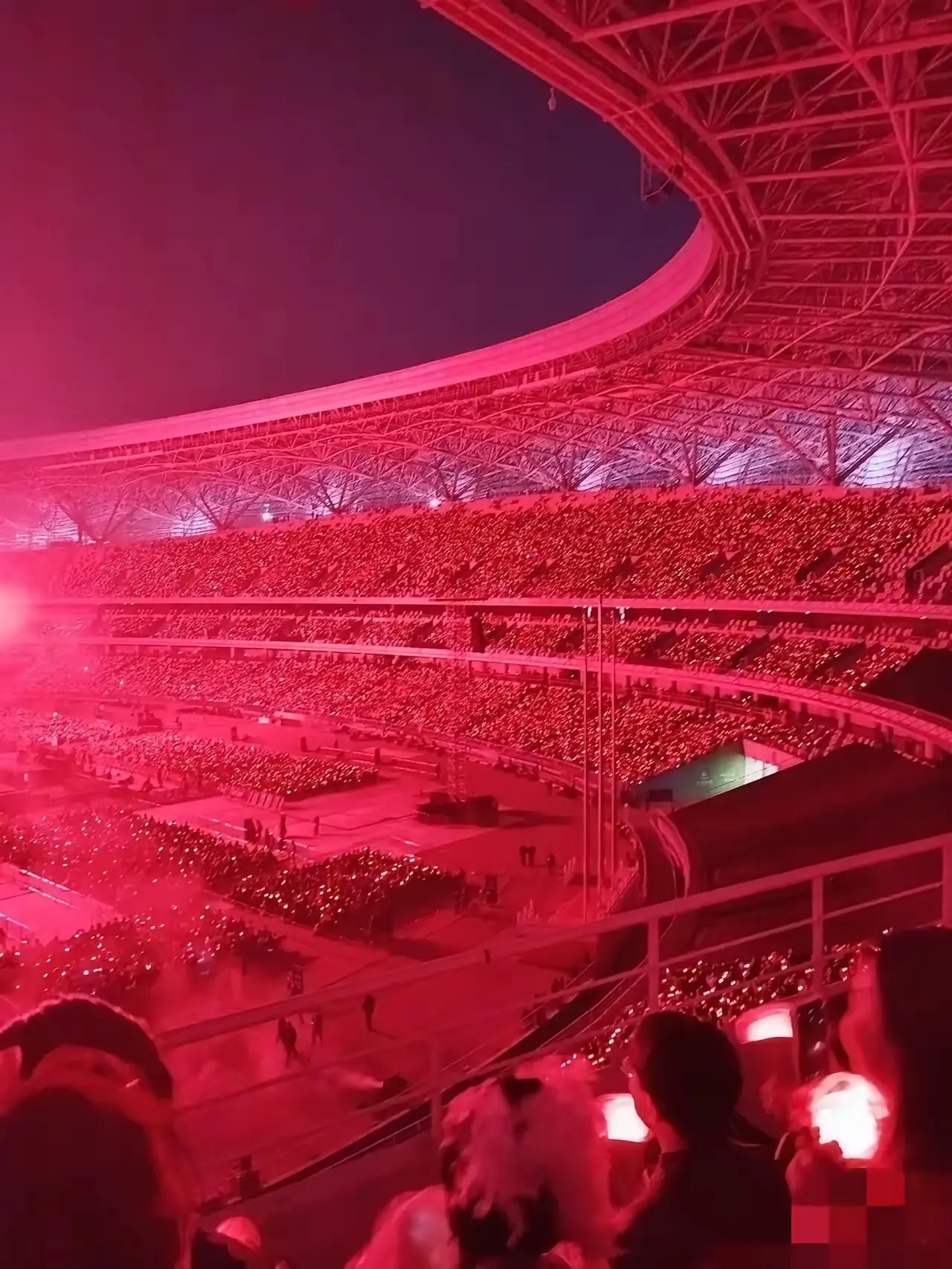 华晨宇西安演唱会上座率这就是实力，真的有实力，无黄牛上座率不跟你开玩笑，扎扎实实