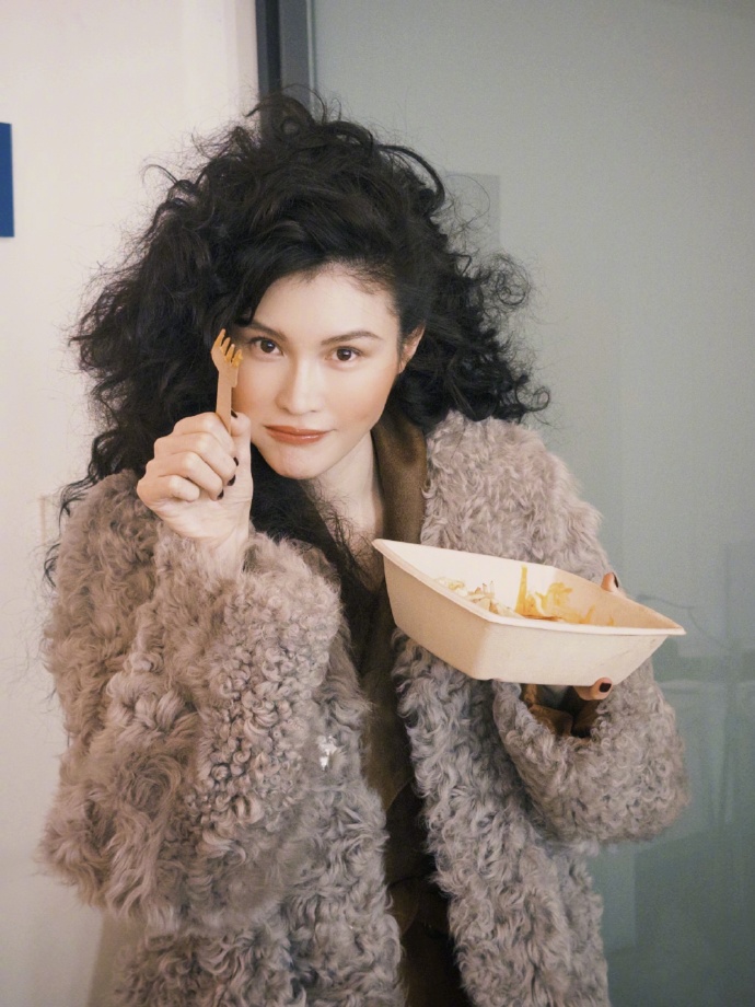 何穗超模就是超模的样子 ​​​