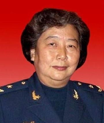 1982年，刘晓连驾驶着安－2 6运输机，从张家口机场起飞，爬到700米高空时，